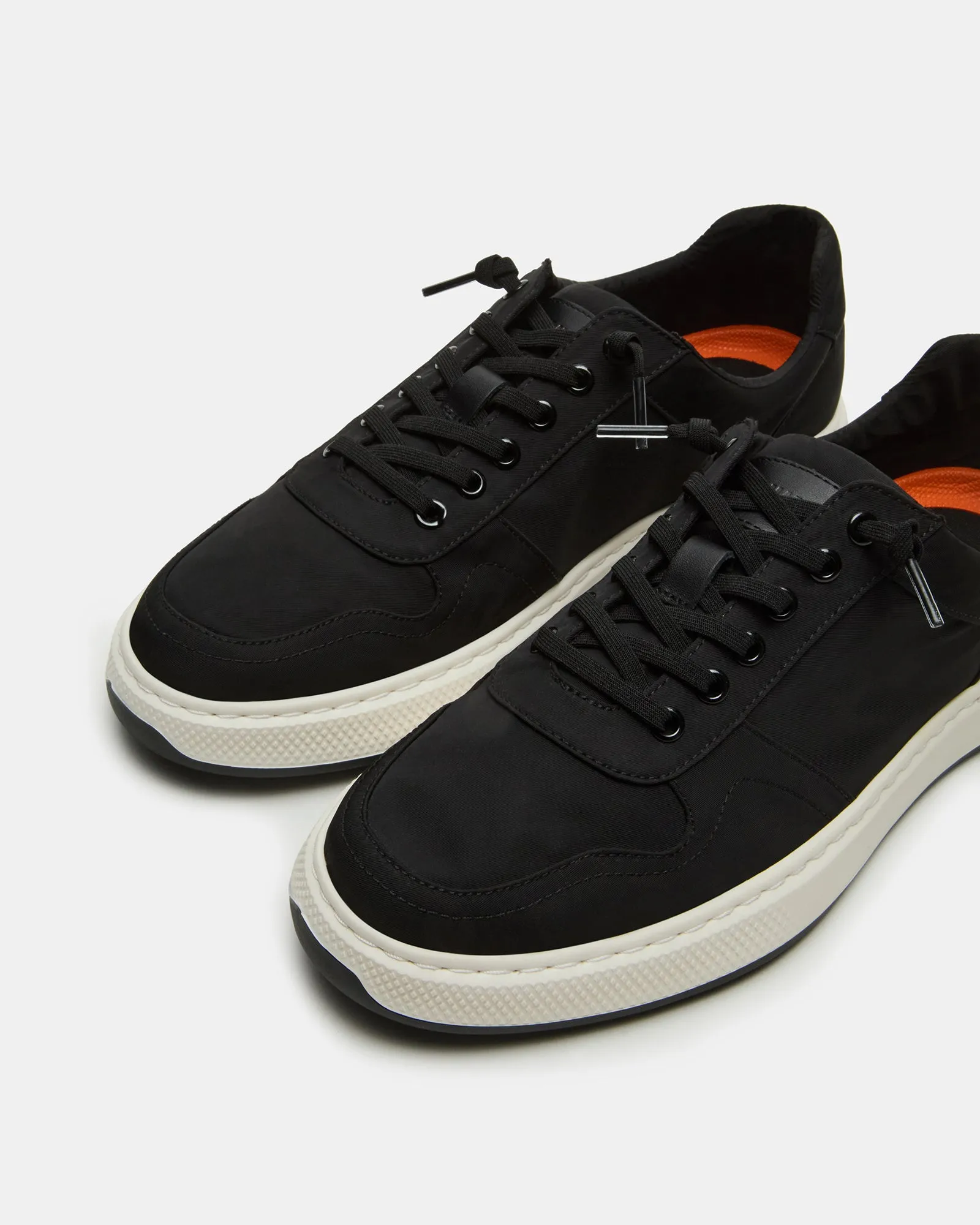 NOUCKIA BLACK