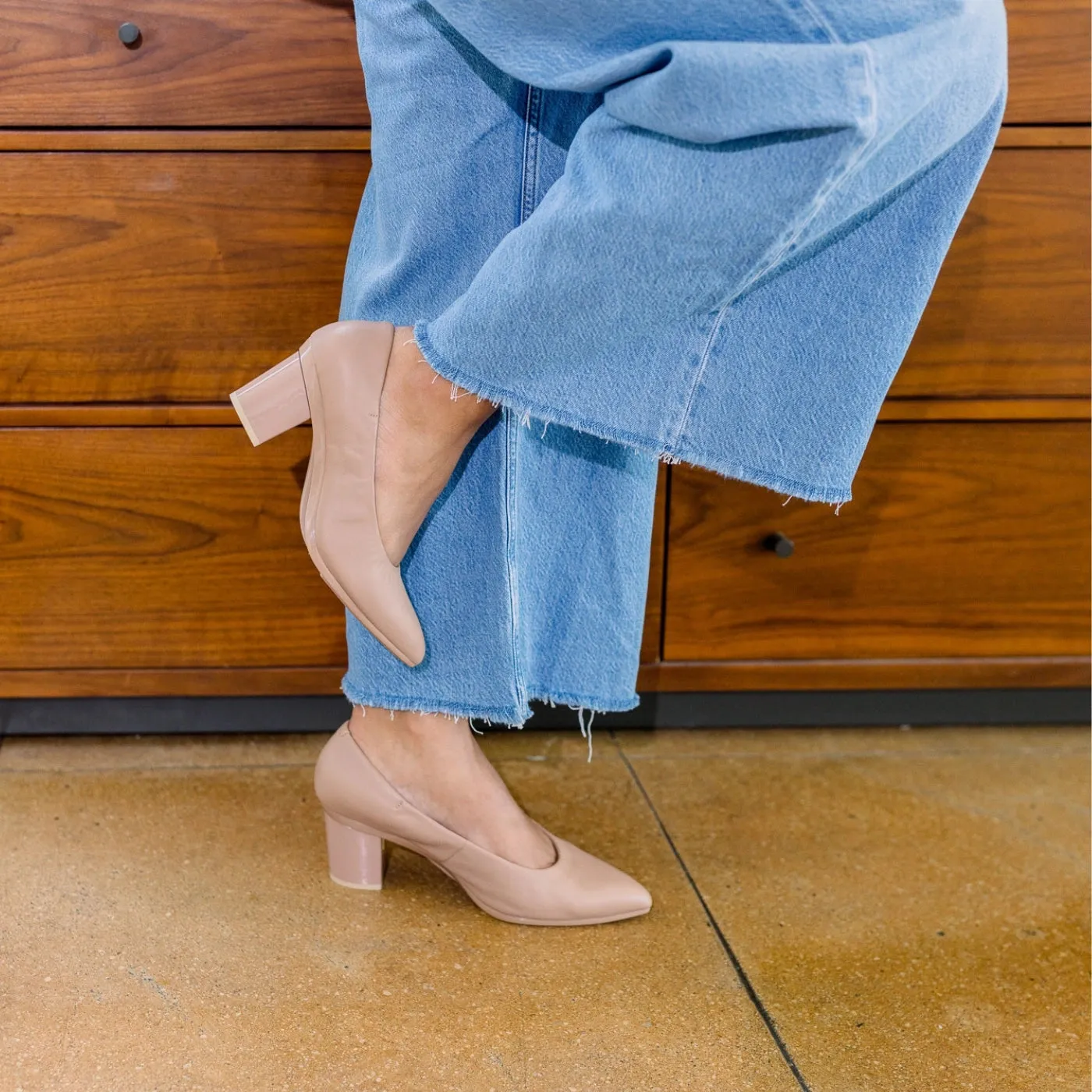 The Pump Wide Width - Latte Stretch Leather 4 Block