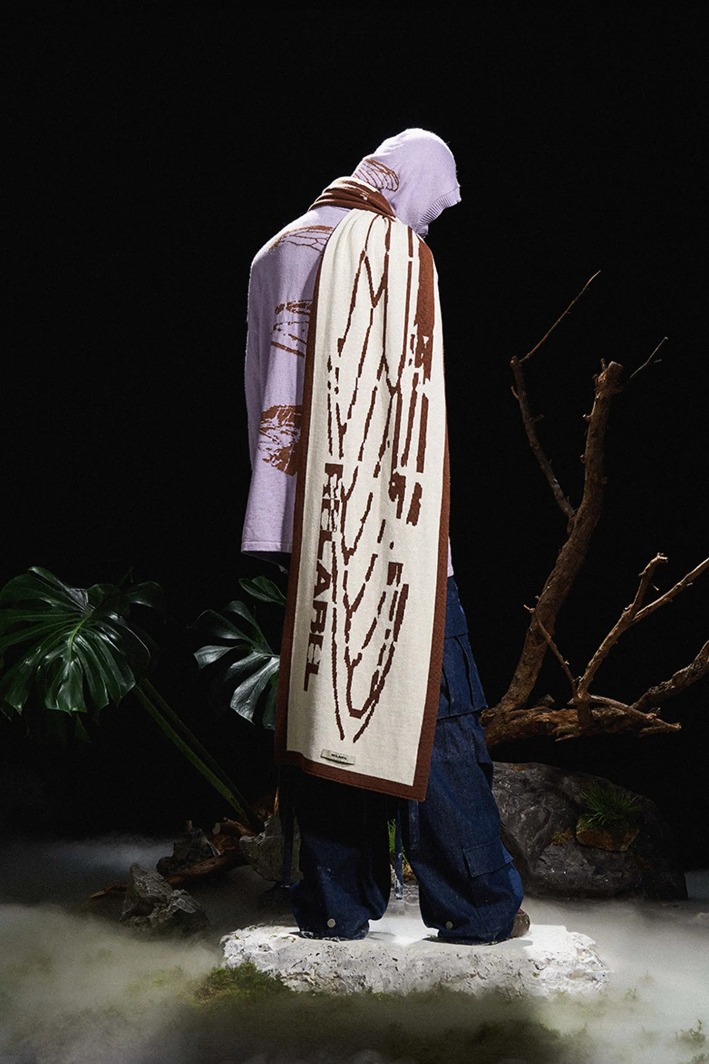 Winged wool scarf